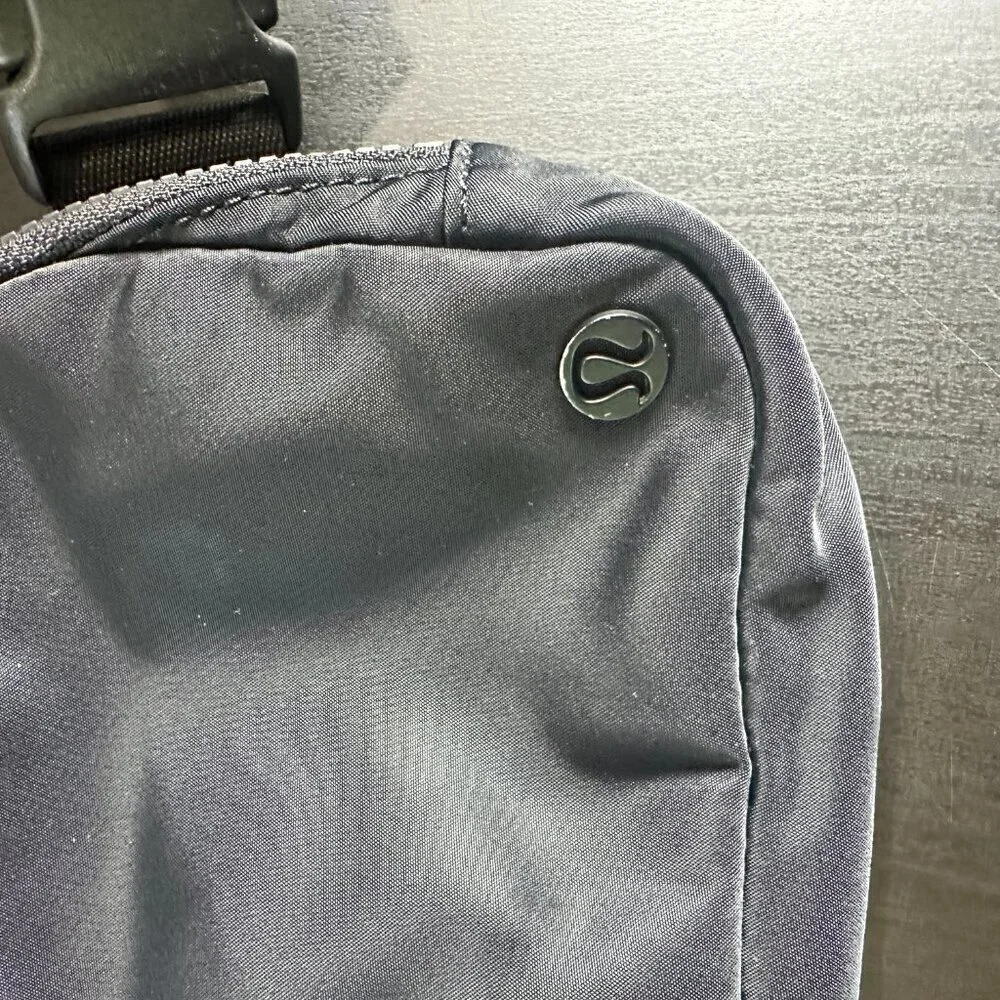 LULULEMON Everywhere Belt Bag Black